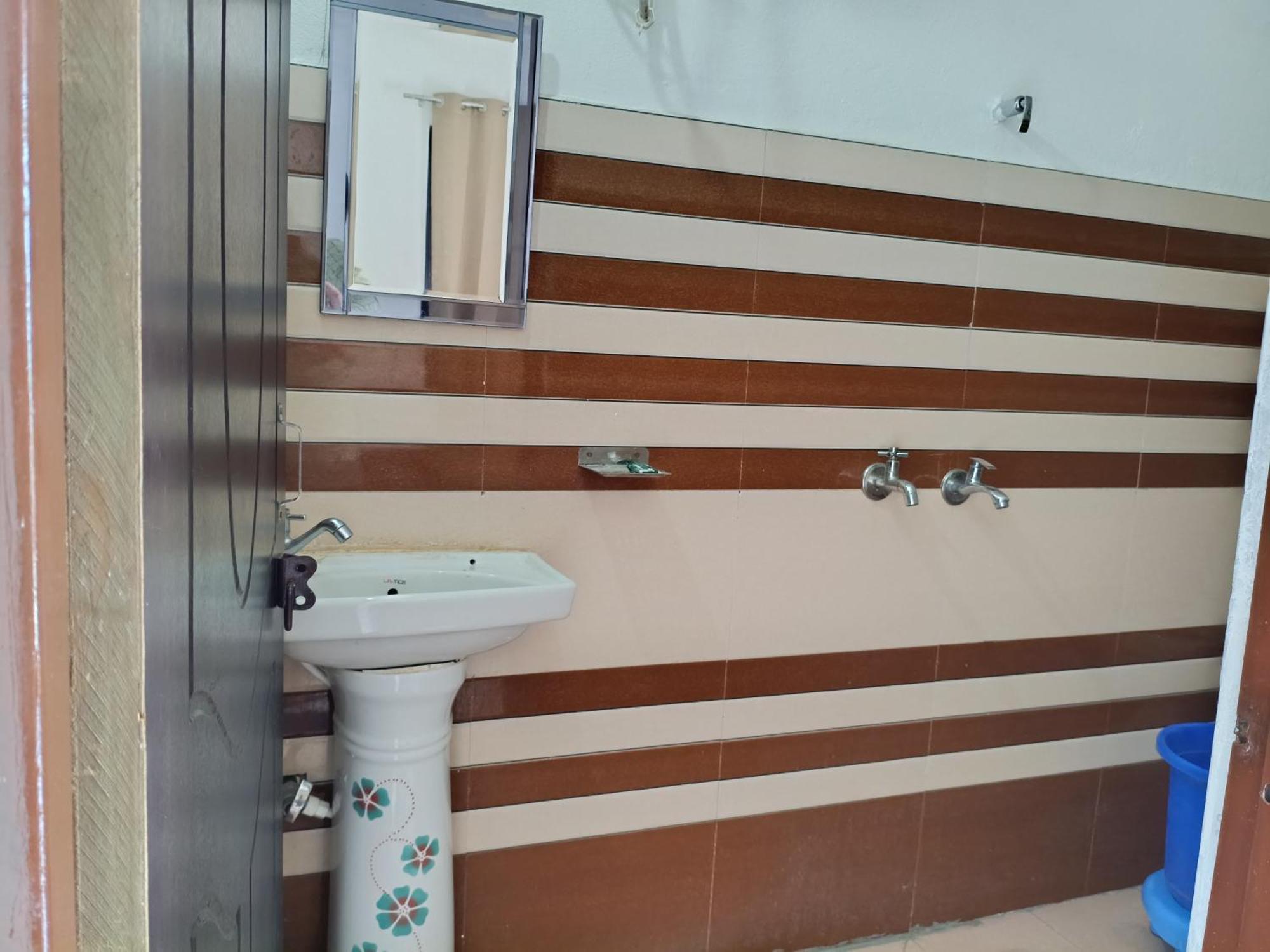 Mayur Homestay Ukhimath Bagian luar foto